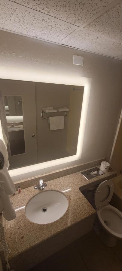 Howard Johnson By Wyndham نيوبورج المظهر الخارجي الصورة