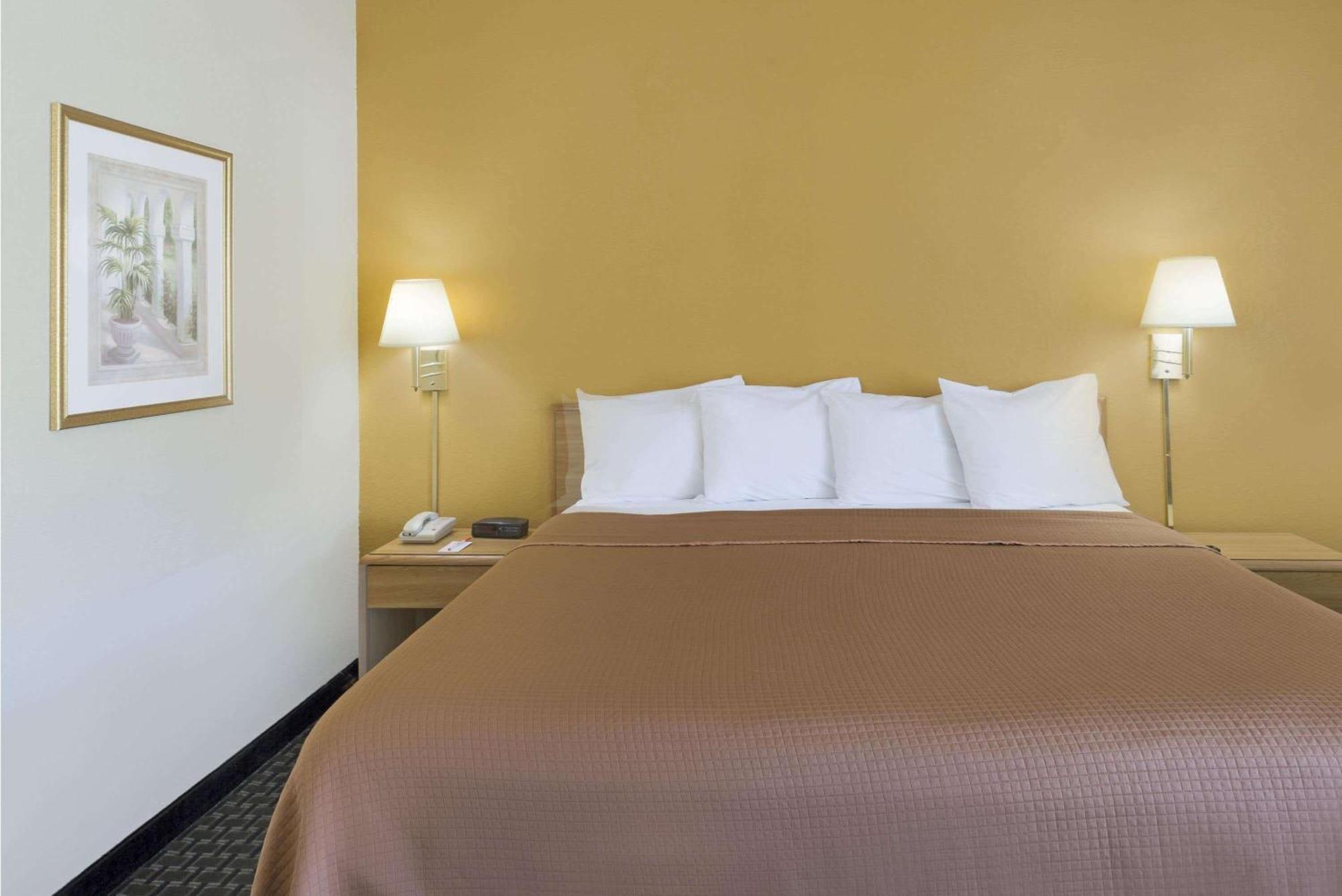Howard Johnson By Wyndham نيوبورج المظهر الخارجي الصورة
