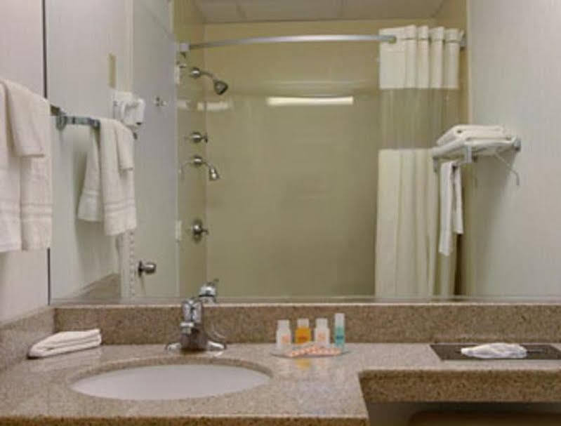Howard Johnson By Wyndham نيوبورج المظهر الخارجي الصورة